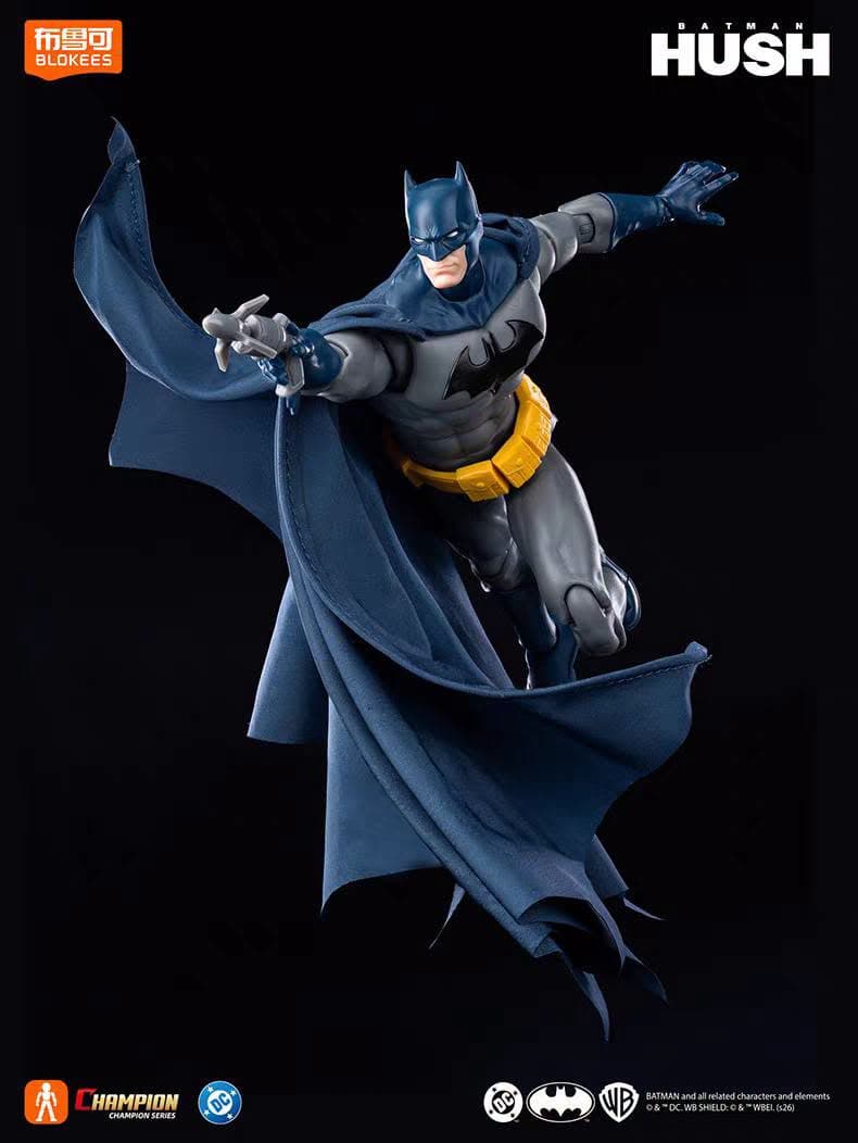 Batman Hush pose melayang dengan batarang