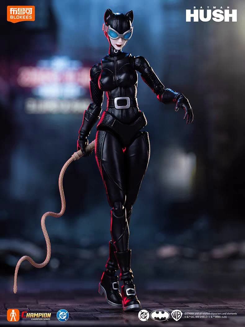 Catwoman Hush dengan cambuk
