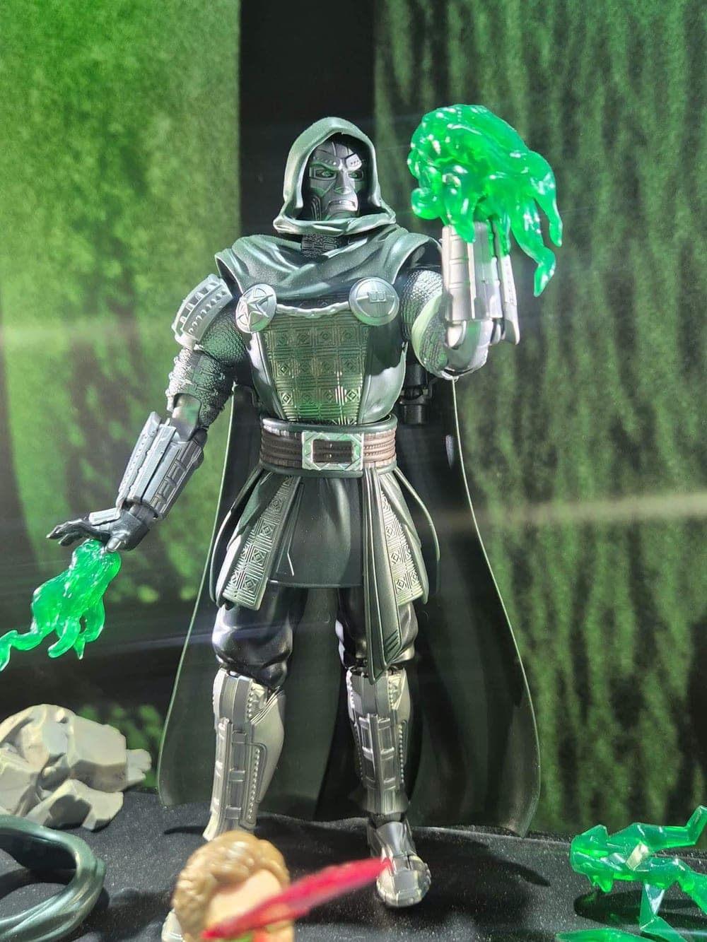 Blokees Champion Class Lite 03 Doctor Doom dengan efek energi hijau