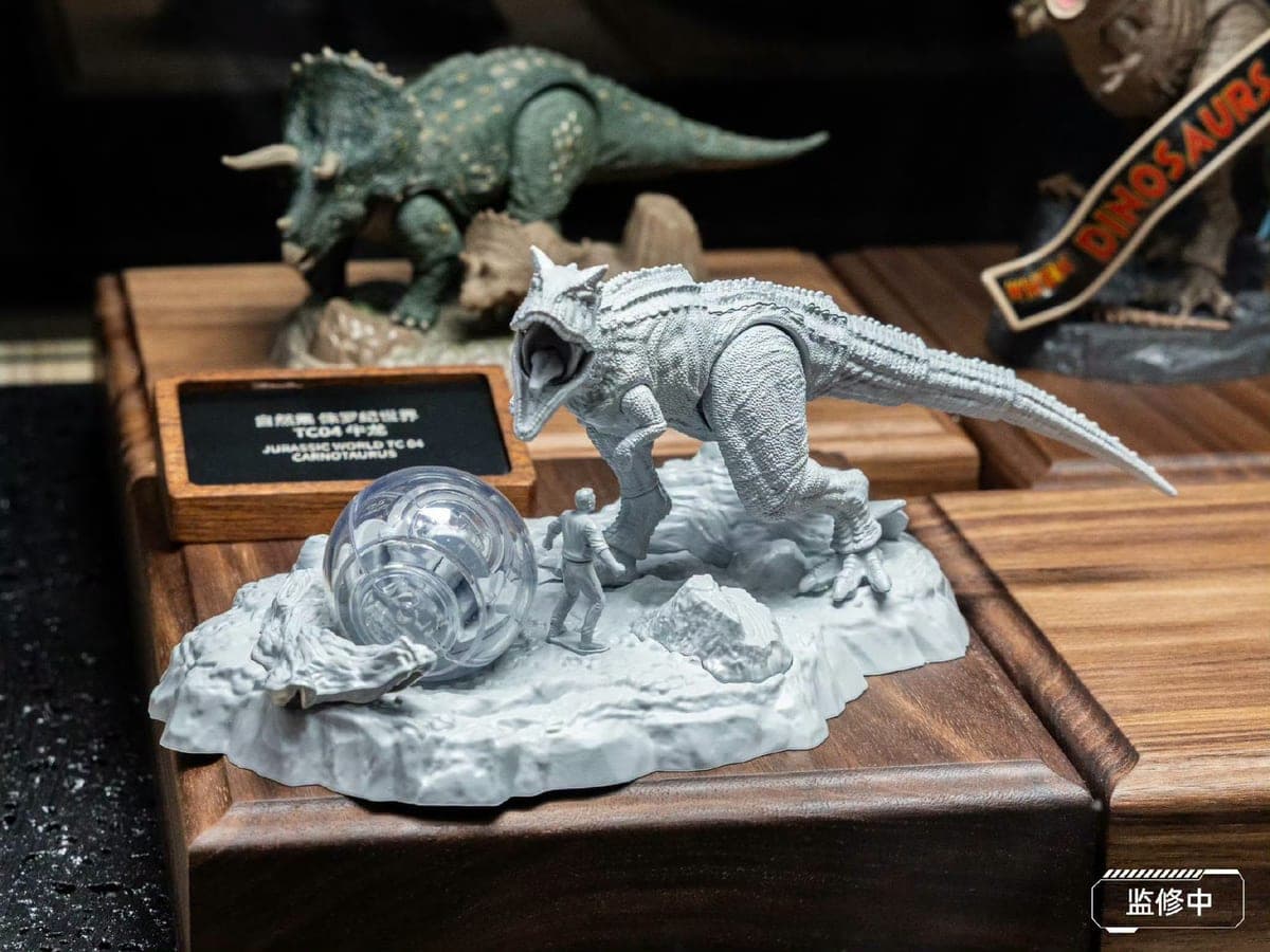Prototipe Blokees Terraventure TC04 Carnotaurus dengan gyrosphere di China Toy Expo 2026.