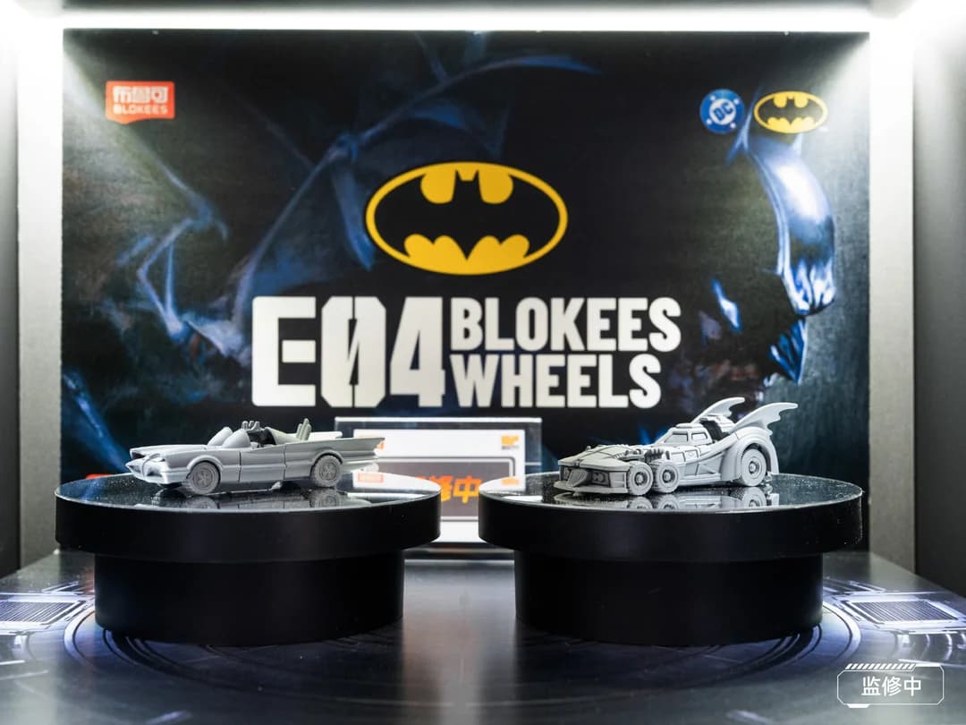 Blokees Wheels Batman E04 dengan dua Batmobile